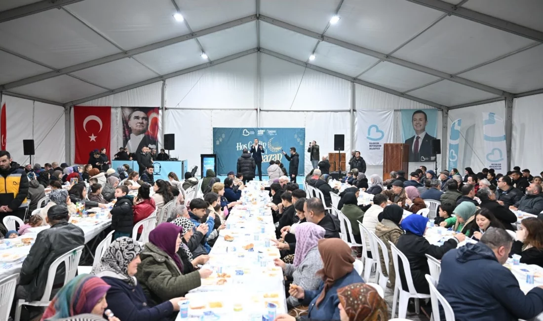Balıkesir Büyükşehir Belediyesinin Manyas’ta düzenlediği iftar programına katılan Balıkesir Büyükşehir