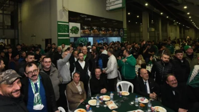 Teksaslı Bursasporlular Derneği’nin Atatürk Spor Kompleksi Matlı Stadyumu’nda düzenlediği geleneksel