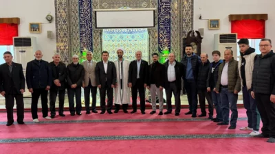 Osmangazi Belediye Başkanı Erkan Aydın, Ramazan Bayramı’nı vatandaşlarla birlikte karşılayarak