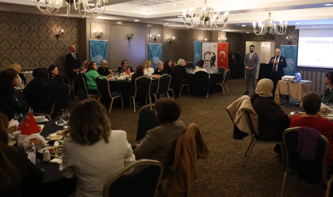 Bursa'da Nilüfer Belediye Başkanı Şadi Özdemir, kadın dernekleri ve üretici