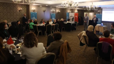 Bursa'da Nilüfer Belediye Başkanı Şadi Özdemir, kadın dernekleri ve üretici