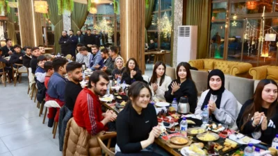 Nevşehir Belediye Başkanı Rasim Arı, NevMekan’da düzenlenen sahur programında sporcu