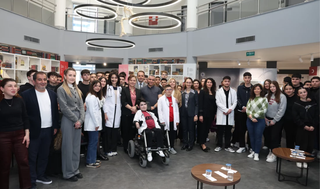 Nilüfer Belediye Başkanı Şadi Özdemir, “Çocukların Gözünden 14 Mart Tıp