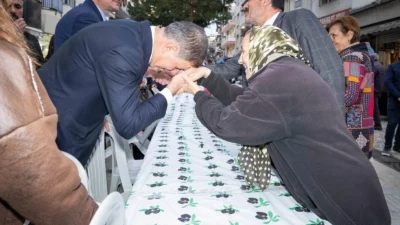 İzmir Büyükşehir Belediye Başkanı Dr. Cemil Tugay, Buca'da düzenlenen iftar