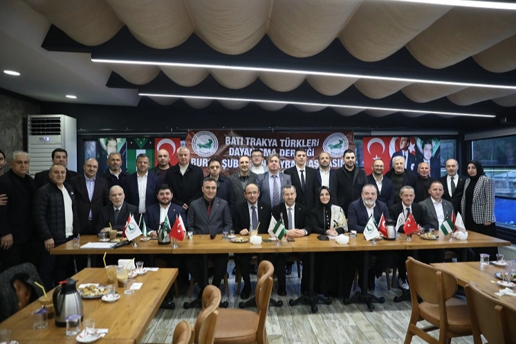 Bursa’da yaşayan Batı Trakya Türkleri bayramlaşma töreninde bir araya gelerek