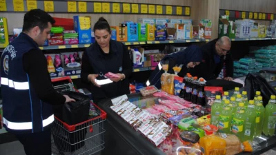 Şanlıurfa Büyükşehir Zabıtası, Ramazan Bayramı öncesi marketlerde ve şeker, çikolata,