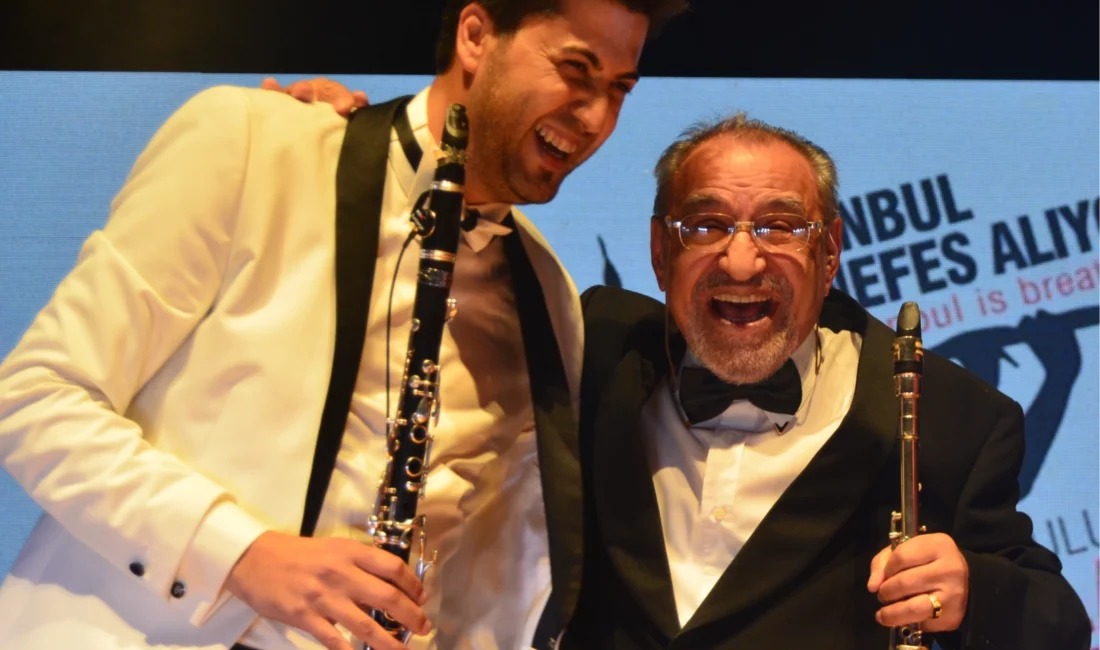 Türk müziğinin uluslararası alanda tanınan klarnet virtüözü Serkan Çağrı, bayram