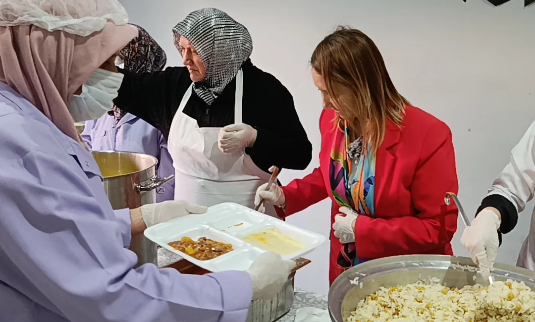 Pazaryeri ilçesinde Ramazan ayının manevi iklimi, aynı sofrada buluşan 400