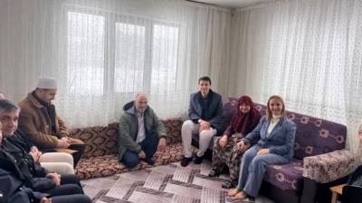 Bilecik’in Pazaryeri ilçesinde Ramazan Bayramı’nın ilk günü anlamlı bir ziyaretle