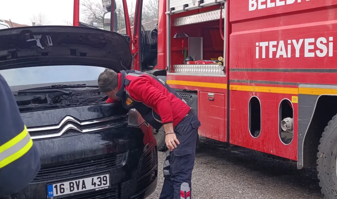 Bilecik’in Pazaryeri ilçesine bağlı Bahçeşultan köyü yakınlarında seyir halindeki minibüste