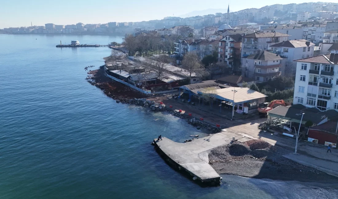 Kocaeli Büyükşehir Belediyesi, fırtınalı ve aşırı yağışlarda denizin kabarmasına karşı