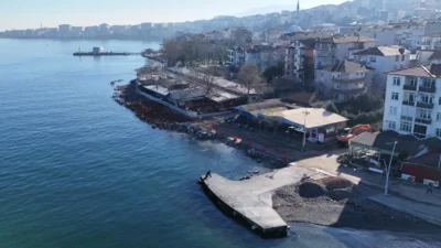 Kocaeli Büyükşehir Belediyesi, fırtınalı ve aşırı yağışlarda denizin kabarmasına karşı