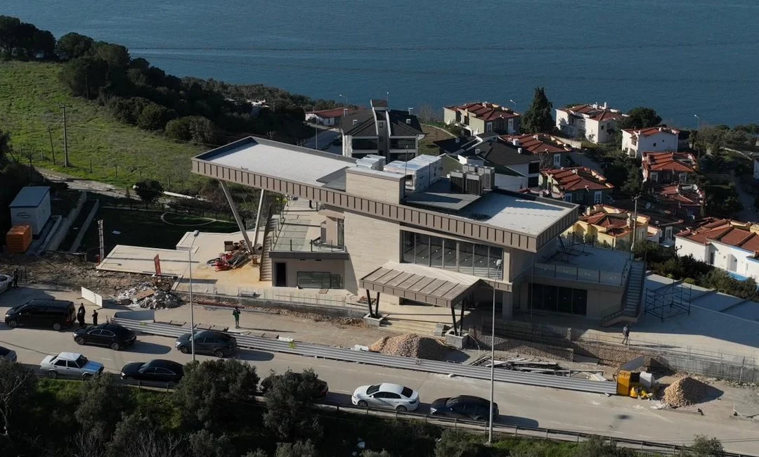 Bursa'da kapsamlı bir yenileme sürecinden geçen Gemlik'teki BURFAŞ Atatepe Sosyal