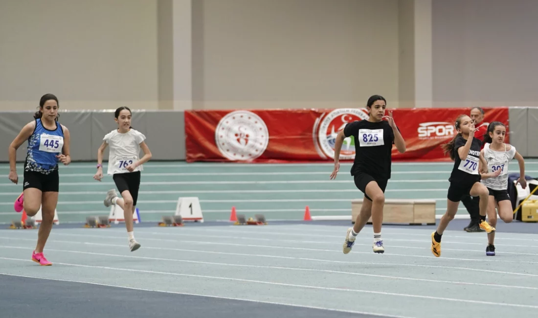 Bursa’da düzenlenen Özcan Kutlu U14 Türkiye Atletizm Salon Şampiyonası’nda Bursa
