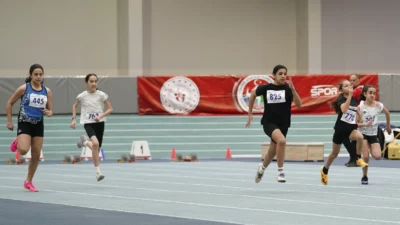 Bursa’da düzenlenen Özcan Kutlu U14 Türkiye Atletizm Salon Şampiyonası’nda Bursa