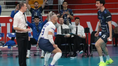 SMS Grup Efeler Ligi’nde daha önceden play-off’u garantileyen Bursa Büyükşehir