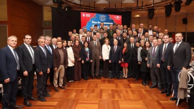 Bursa Büyükşehir Belediye Başkanı Mustafa Bozbey, mecliste yaşanan görüş ayrılıklarına