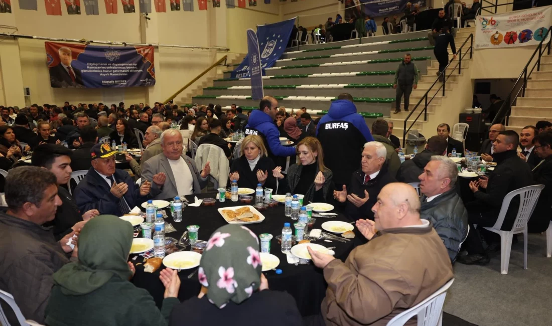 Bursa Büyükşehir Belediyesi tarafından Keles ilçesinde düzenlenen iftar programında vatandaşlarla