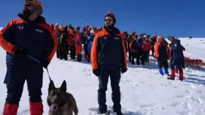 AFAD’ın koordinasyonunda düzenlenen tatbikatta, çığ altında kalan vatandaşların kurtarılması için