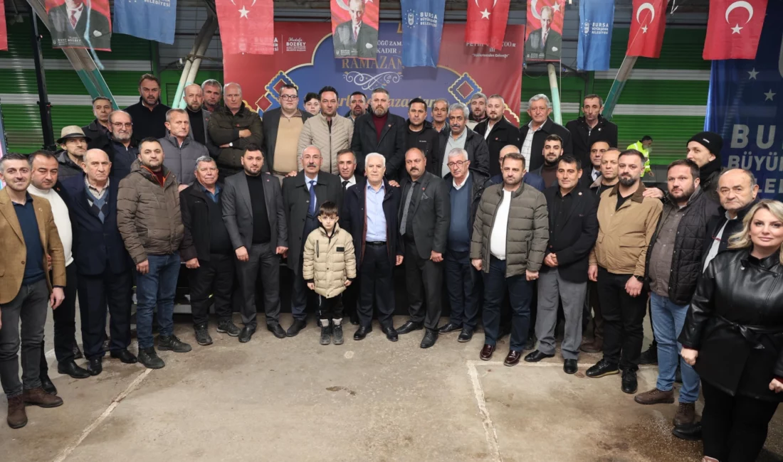 Bursa Büyükşehir Belediyesi tarafından düzenlenen iftar programında İzniklilerle buluşan Başkan