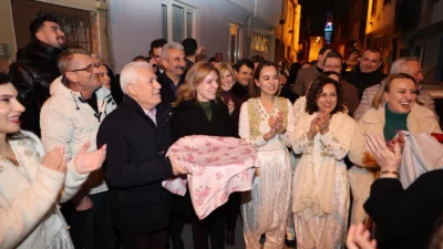 Bursa Büyükşehir Belediye Başkanı Mustafa Bozbey, eşi Seden Bozbey ile