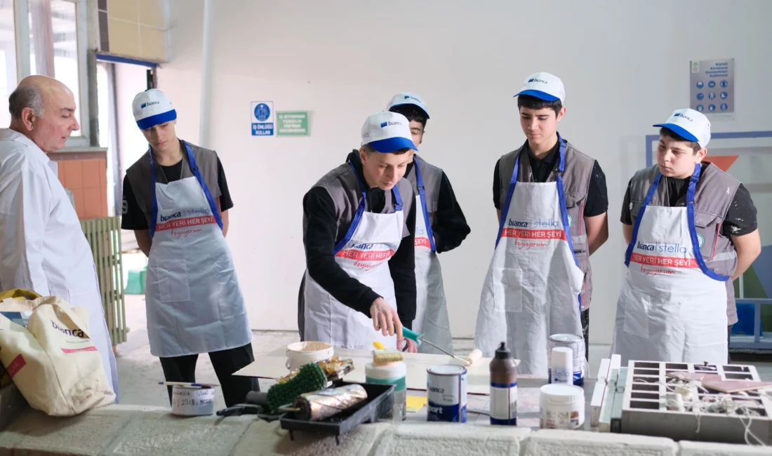 Bursa Hürriyet Mesleki ve Teknik Anadolu Lisesi’nde uygulamalı eğitim gerçekleştiren