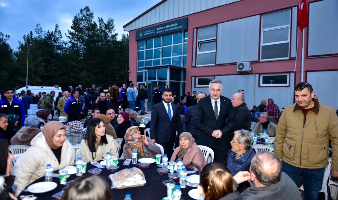 Ramazan ayını 17 ilçede düzenlenen iftar programlarıyla şenlendiren Bursa Büyükşehir