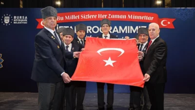 Bursa Büyükşehir Belediyesi tarafından düzenlenen iftar programında şehit aileleri ve