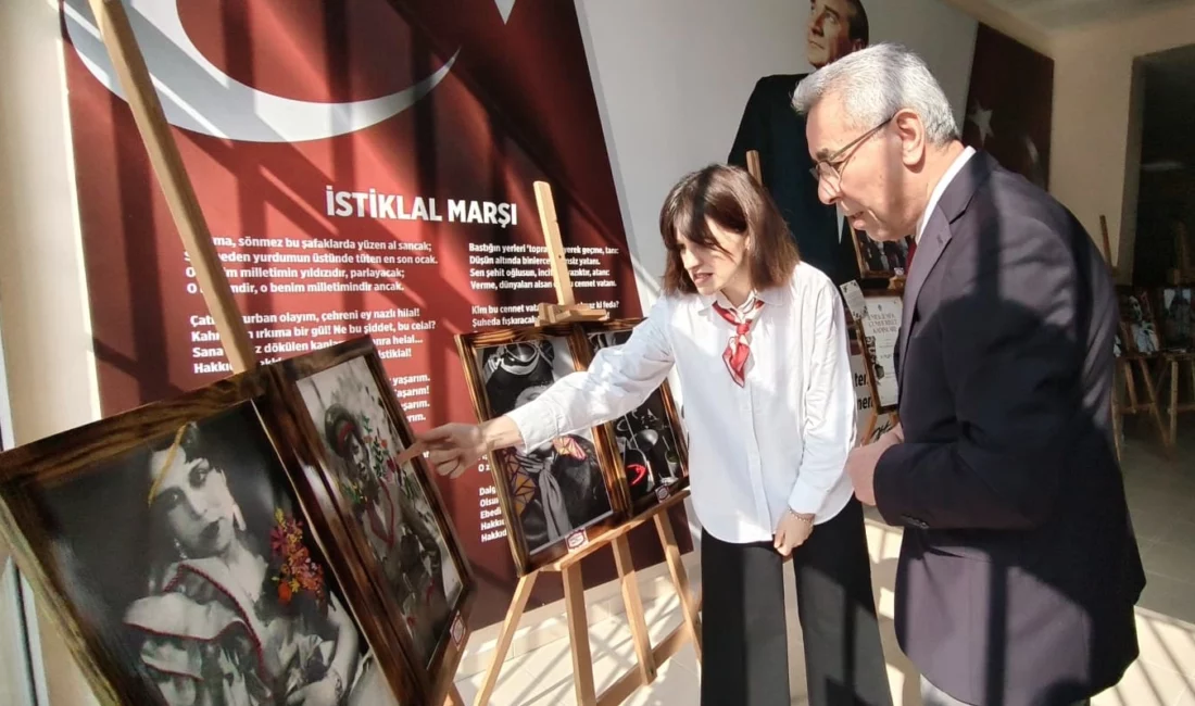 Celal Bayar Anadolu Lisesi öğretmen ve öğrencileri, Cumhuriyet tarihine iz