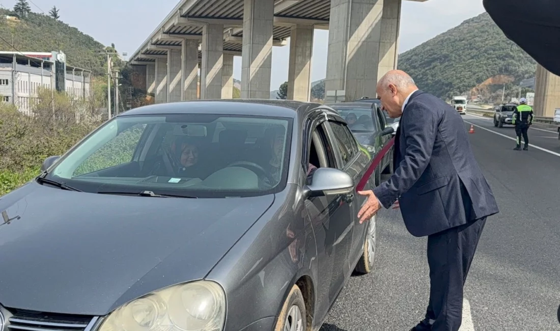 Bursa'da Gemlik Kaymakamı Osman Aslan Canbaba, Ramazan Bayramı öncesinde ilçemizde