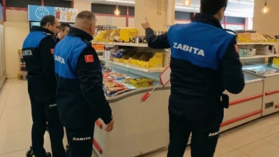 Bursa'da Gemlik Belediyesi Zabıta Müdürlüğü ekipleri, ilçe genelinde marketlere yönelik
