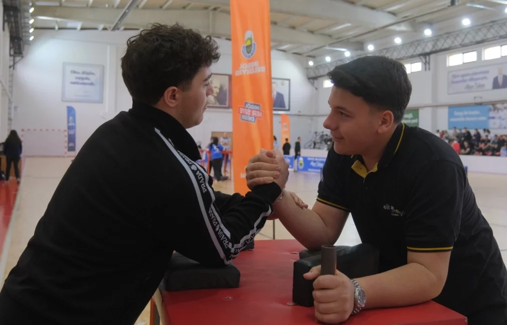 Bursa'da İnegöl Belediyesi 9. Okullar Arası Spor Festivali ramazan ayında