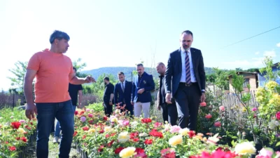 Bursa Kestel Belediyesi, ilçede faaliyet gösteren süs bitkileri üreticilerine yönelik