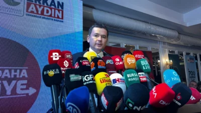 Bursa'da Osmangazi Belediye Başkanı Erkan Aydın, göreve gelişinin 700. gününde