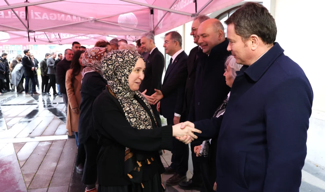 Bursa'da Osmangazi Belediye Başkanı Erkan Aydın, Ramazan Bayramı tatili öncesinde