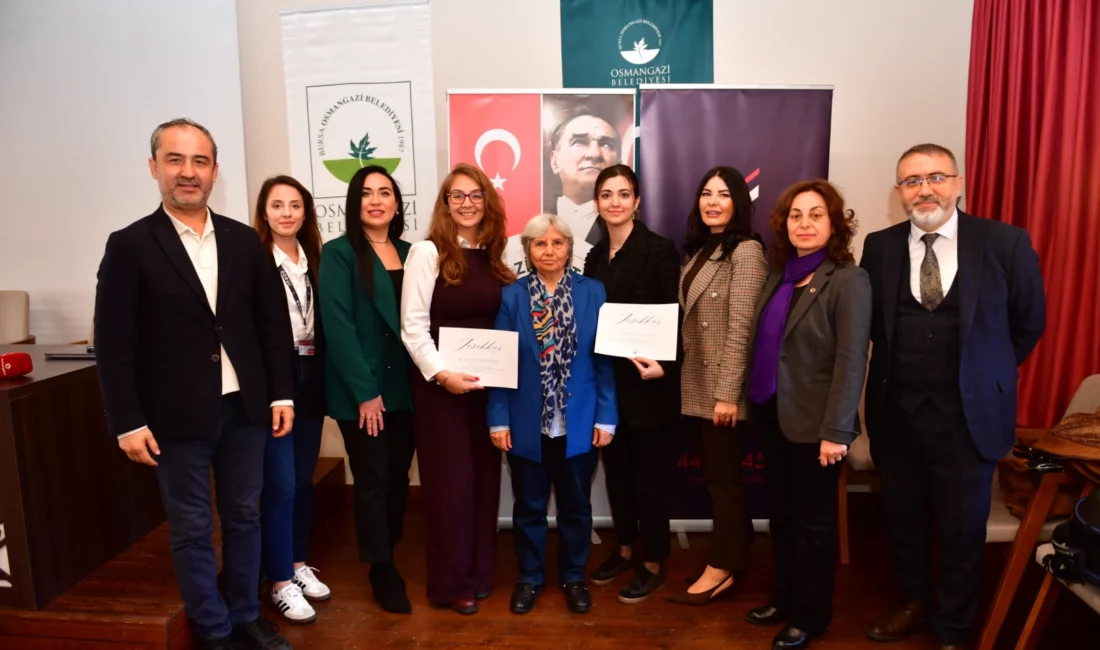 Osmangazi Belediyesi’nin kadın sağlığına ilişkin düzenlediği panele katılan uzman isimler,