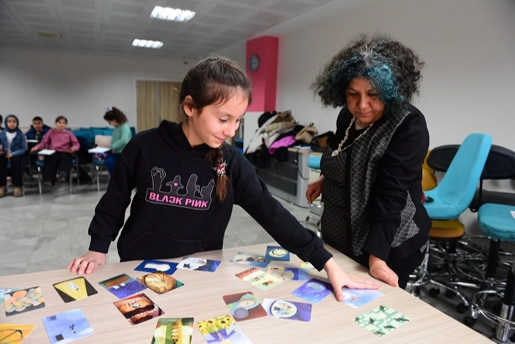 Bursa Osmangazi Belediyesi, çocukların kültür ve sanat alanındaki gelişimlerini destekleyen