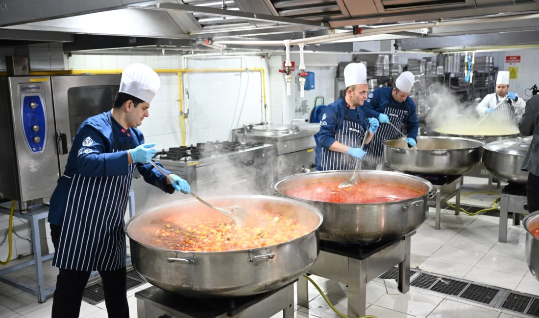 Bursa Büyükşehir Belediyesi, düzenlediği etkinlikler ve verdiği iftarlarla Ramazan’ın paylaşma