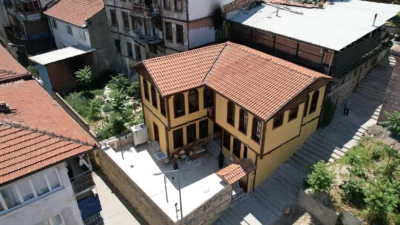 Bursa'da Yıldırım Belediyesi, bir yandan kentsel dönüşümden ulaşıma, yeşil alanlardan