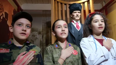 İzmit Belediyesi Çınar Çocuk Korosu’nun, 18 Mart Şehitleri Anma Günü