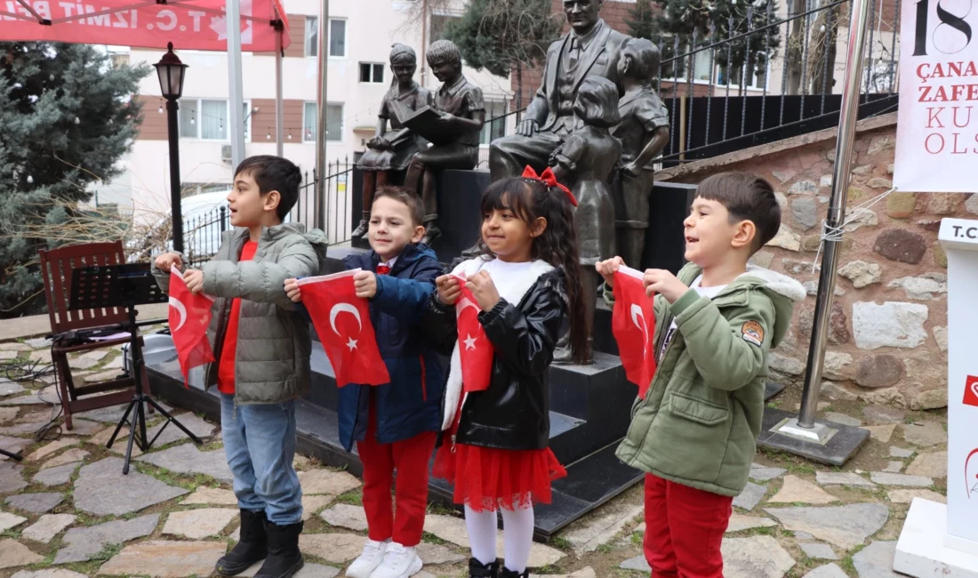 İzmit Belediyesi, Çanakkale Zaferi’nin 111. yılı dolayısıyla düzenlediği programda, şehitleri