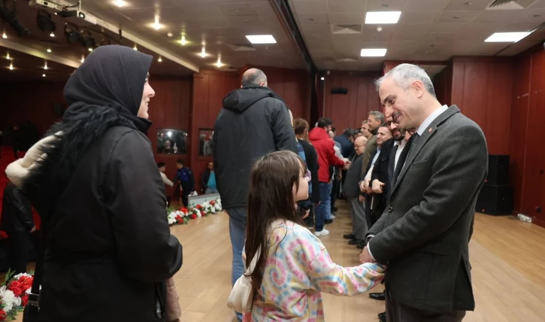 Çayırova Belediye Başkanı Bünyamin Çiftçi, mesai arkadaşlarıyla bir araya gelerek,