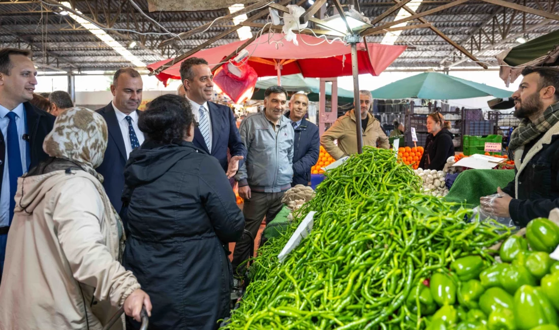 CHP Grup Başkan Vekili Ali Mahir Başarır, Bornova’daki temaslarında ekonomik