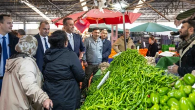 CHP Grup Başkan Vekili Ali Mahir Başarır, Bornova’daki temaslarında ekonomik