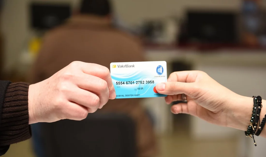 Çorum Belediyesi yaklaşan Ramazan Bayramı öncesinde ihtiyaç sahibi ailelerin çocuklarına bayramlık