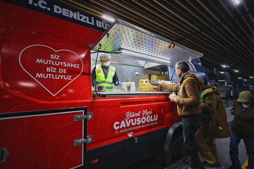 Denizli Büyükşehir Belediyesinin mobil ikram araçları, Ramazan ayında sahur vaktinde