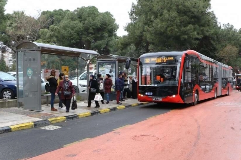 Denizli Büyükşehir Belediyesi, öğrencilerin eğitim hayatını kolaylaştırmak ve dar gelirli