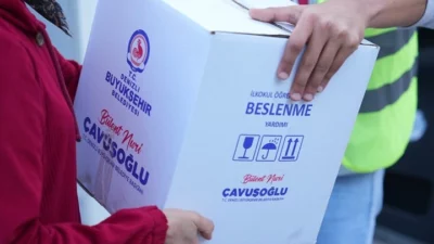 Denizli Büyükşehir Belediyesi’nin ilkokul öğrencilerine yönelik başlattığı beslenme desteğine rekor