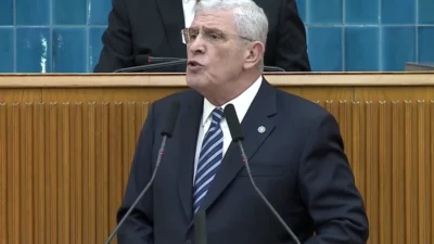 İYİ Parti Genel Başkanı Müsavat Dervişoğlu, TBMM’de partisinin grup toplantısında