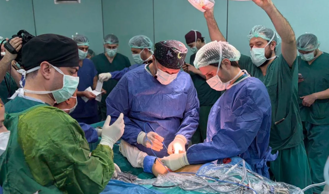 Dokuz Eylül Üniversitesi (DEÜ) ev sahipliğinde düzenlenen “Tüm Yönleriyle Menisküs